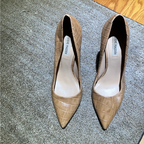 Steve Madden womans Heels size 10. Box6 - Picture 1 of 5
